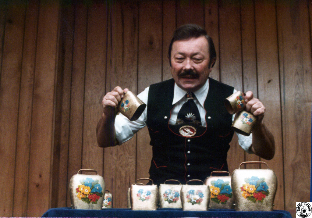 1977 11 13 03 Jon Gerhard PR pix.jpg
